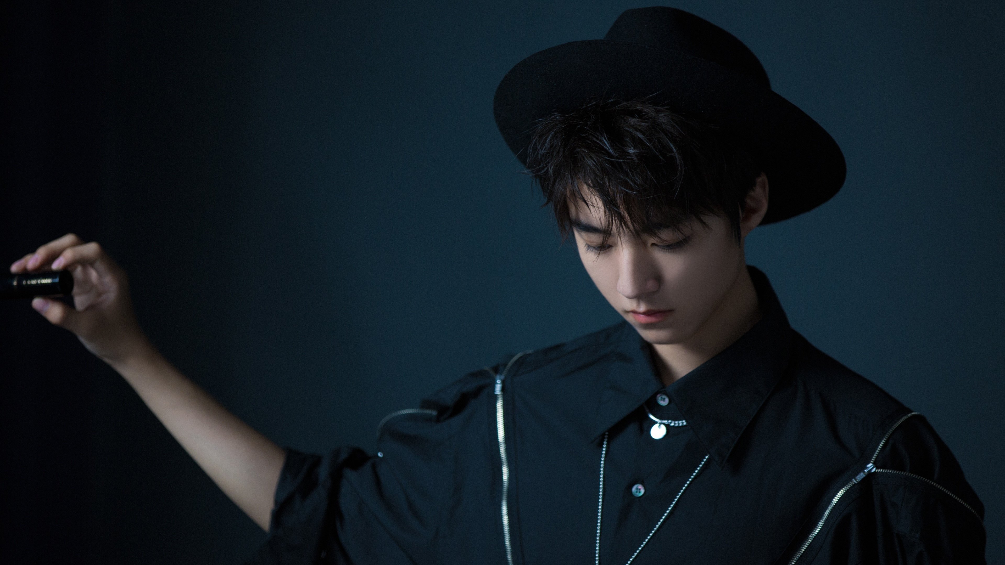 F1街道赛焦点战，罗马车队全面压制玻利维亚新星，演绎赛道霸权