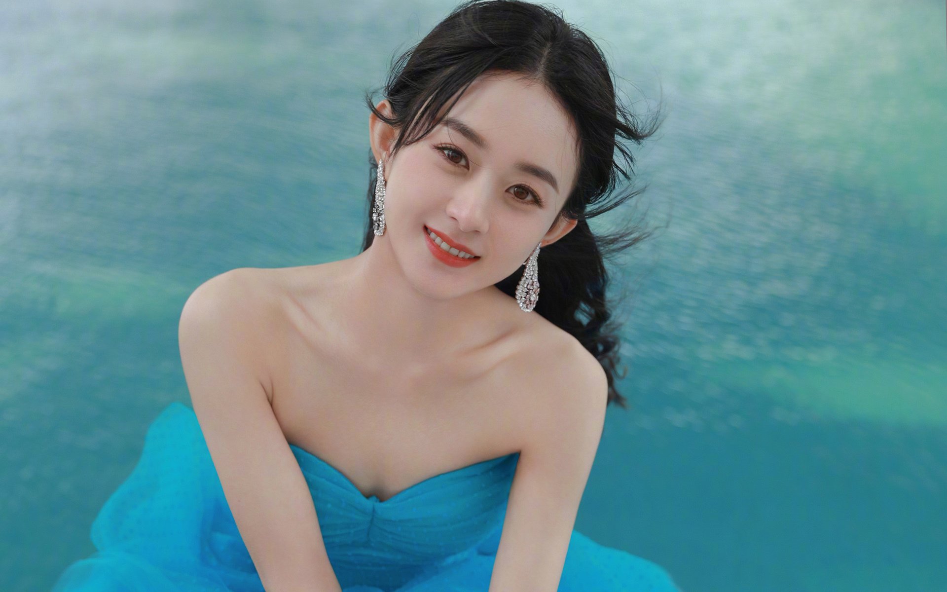 德甲争冠战之夜，当英格拉姆式错位彻底打爆钢铁防线