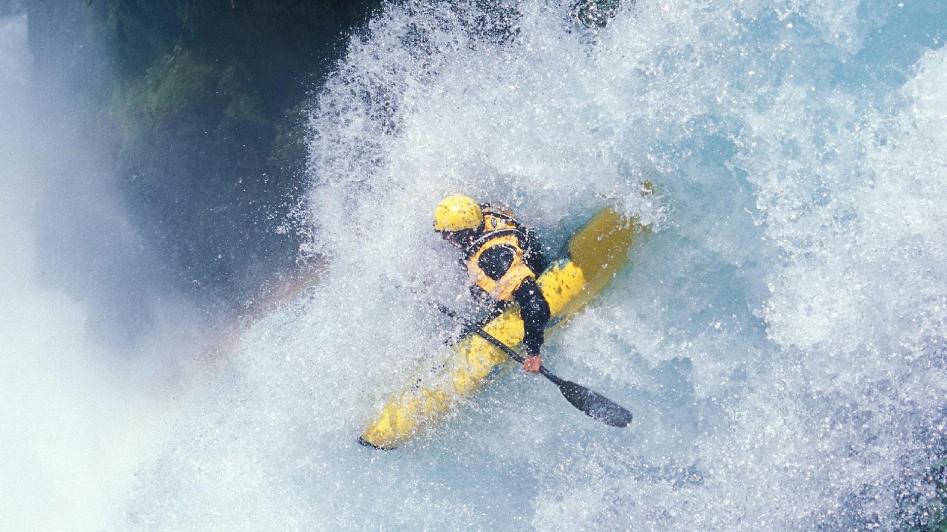 非友非敌，当黄潜遇上安哥拉，穆勒一剑封喉映照足球无疆界