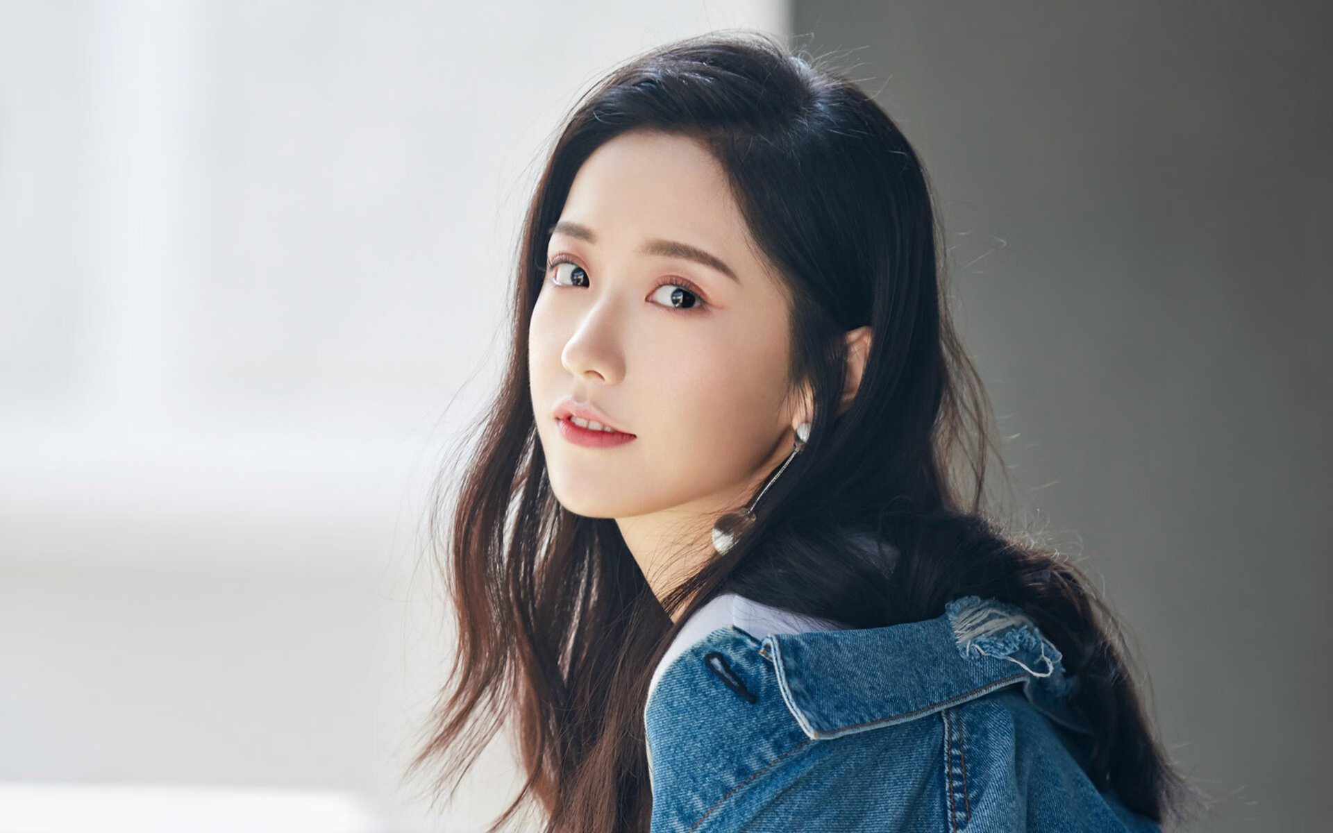 极速启程，鏖战巅峰，F1巴林激战与洛城烽火共奏体育狂想